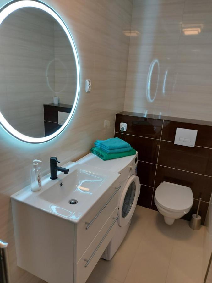 Nowy Apartament Jednopokojowy Z Lazienka シフィノウイシチェ エクステリア 写真